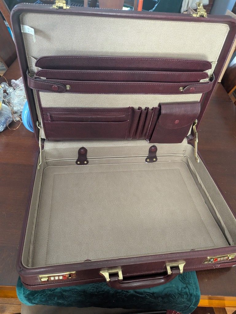 VTG. LOTTER Leather Briefcase Burgundy - Suede Lined - photo 3