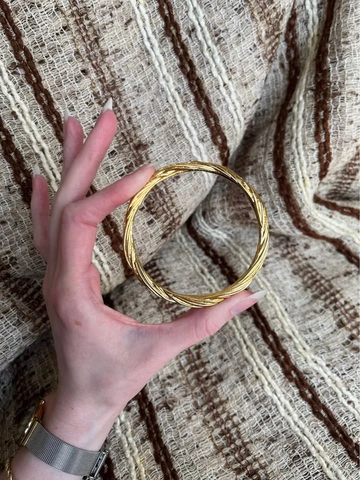 Vintage 22k Italian Gold Plated Bangle image indicator(3)