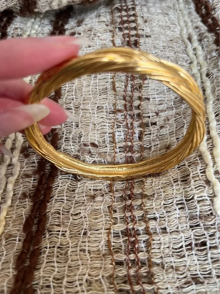Vintage 22k Italian Gold Plated Bangle image indicator(4)