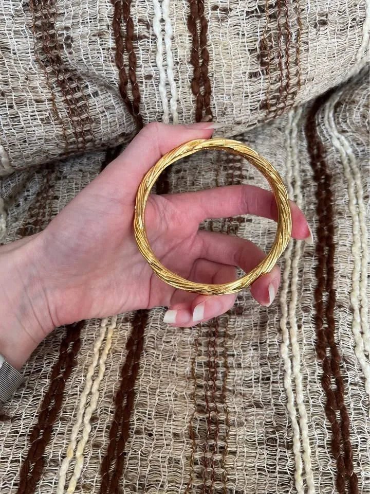 Vintage 22k Italian Gold Plated Bangle image indicator(6)