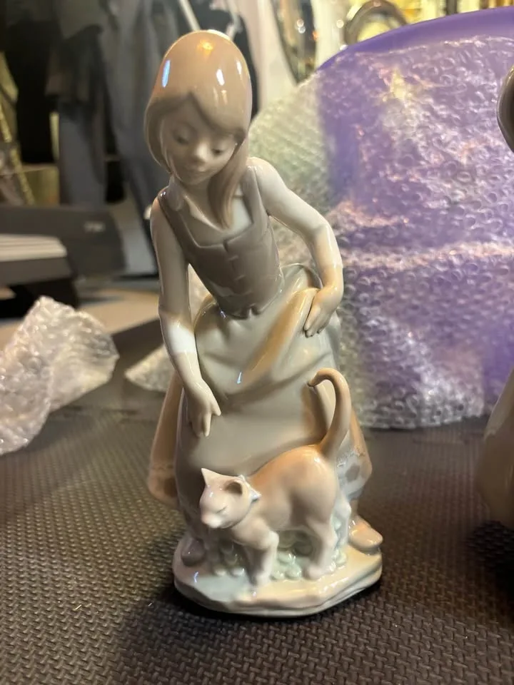 Lladro Figurines for sale - MINT CONDITION image indicator(5)