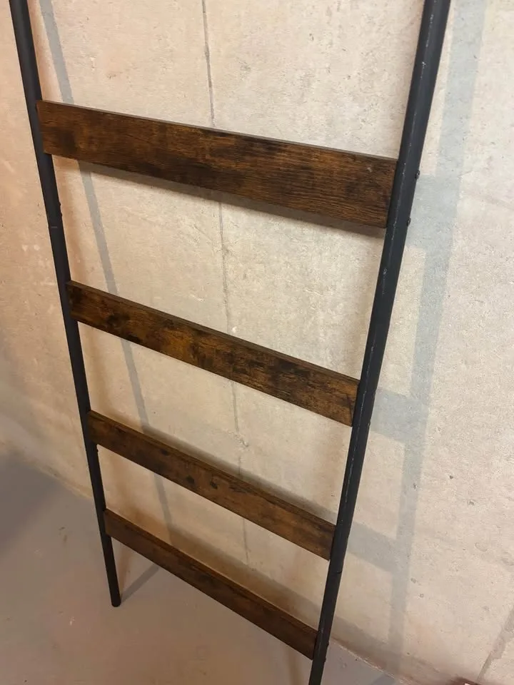 Decorative Ladder - Towel Rack/ Blanket holder etc! image indicator(2)