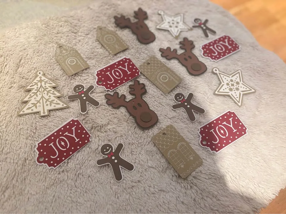 HOLIDAY GREETING CARDS & GIFT TAGS!! image indicator(7)