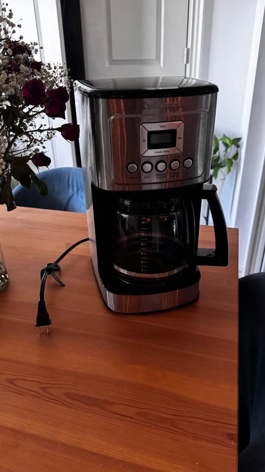 Cuisinart Coffee Maker, Programmable Stainless Steel - photo 2