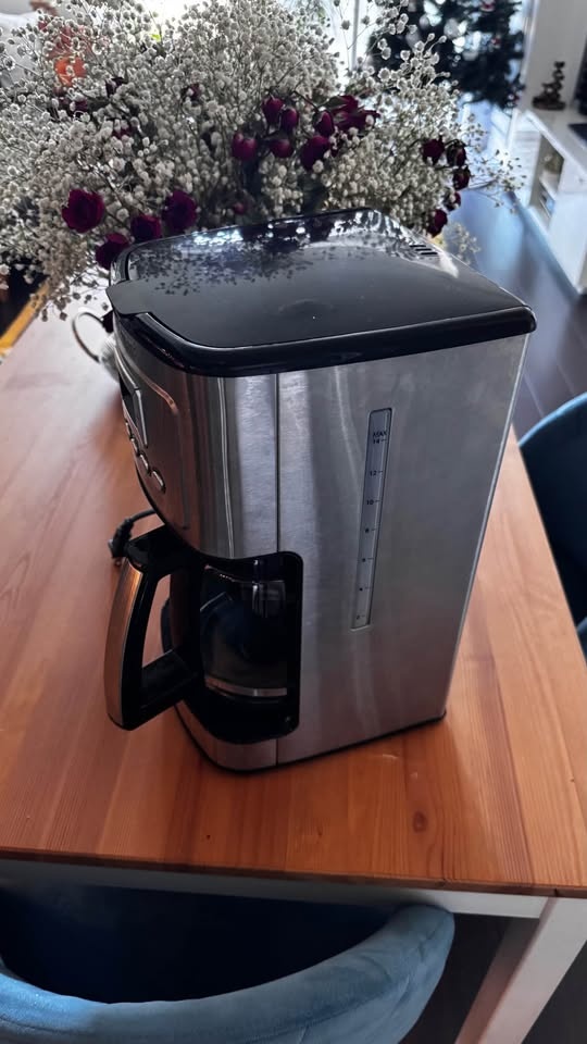 Cuisinart Coffee Maker, Programmable Stainless Steel - photo 3
