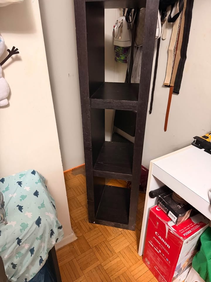 Bookshelf - photo 2