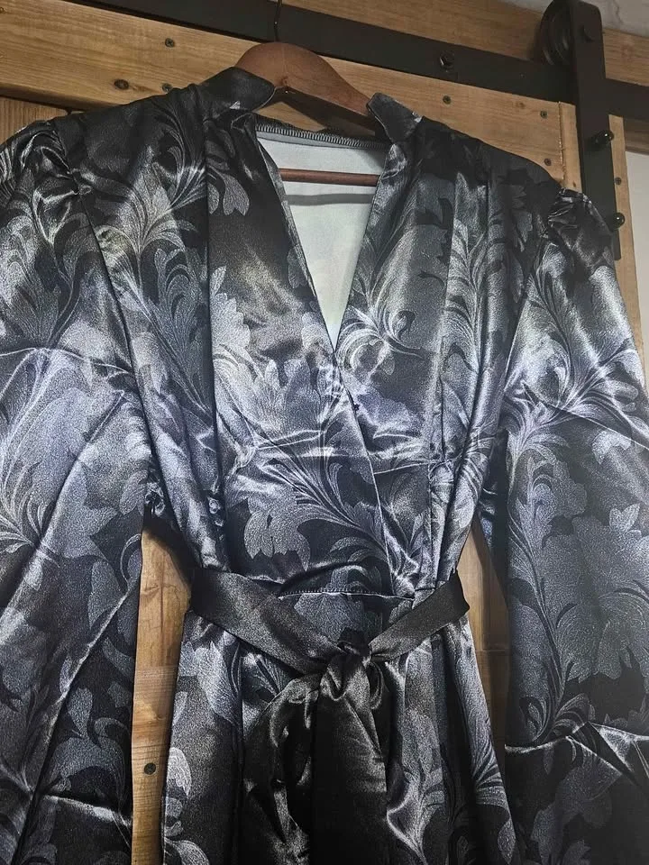 Ladies dress - NWT image indicator(2)