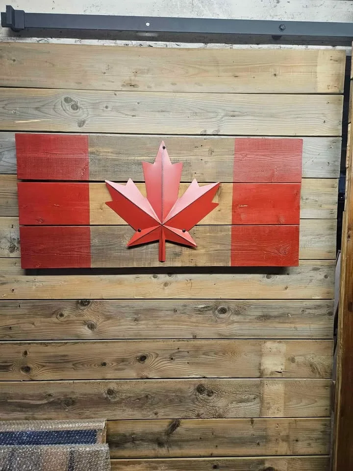 Wooden Maple Leaf signs image indicator(2)
