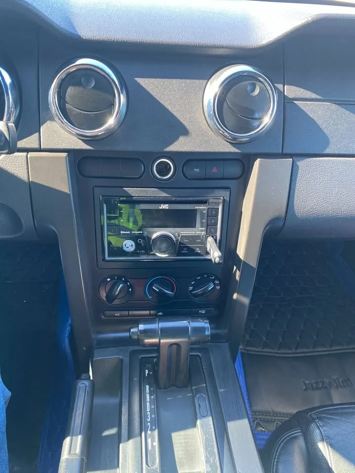 2005 Ford Mustang GT image indicator(4)