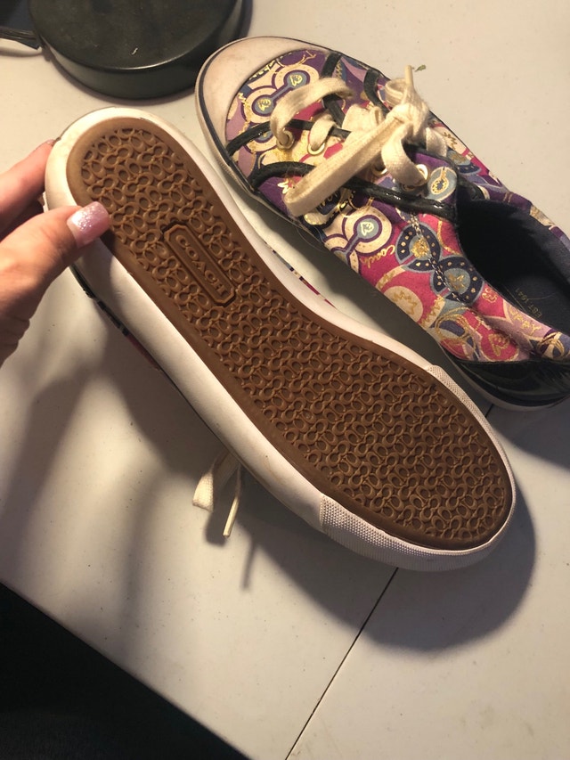 slightly used Coach shoes - photo 2