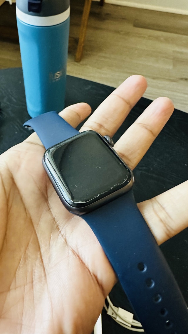 Apple Watch Series 6 40mm - photo 2