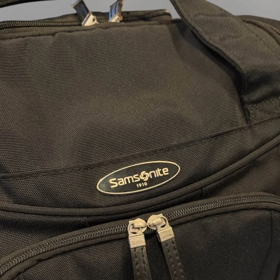 Samsonite Rolling Underseat Carry-On Bag image indicator(4)
