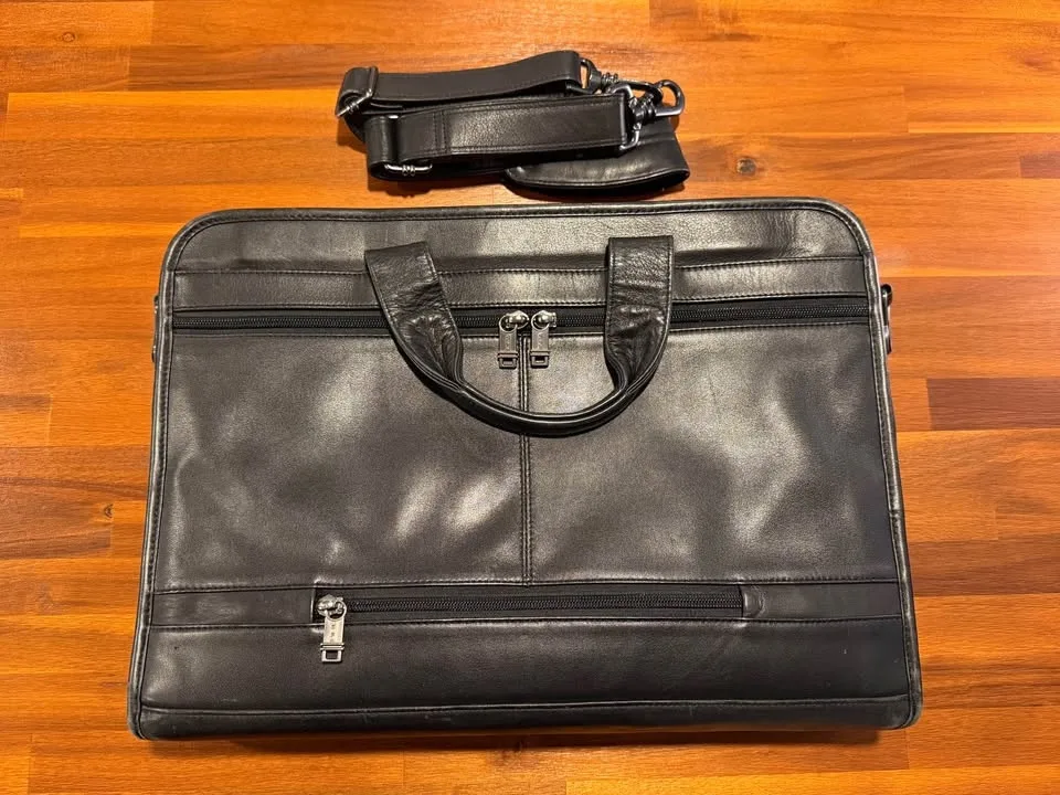 Vintage TUMI Black Leather Briefcase image indicator(2)
