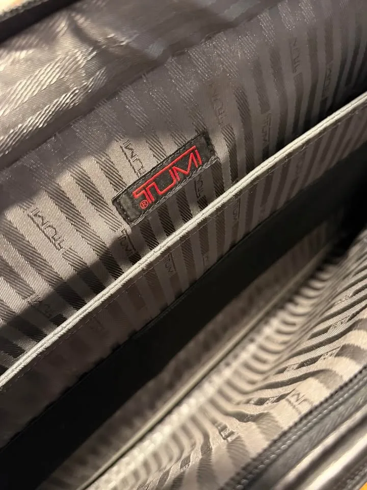 Vintage TUMI Black Leather Briefcase image indicator(4)