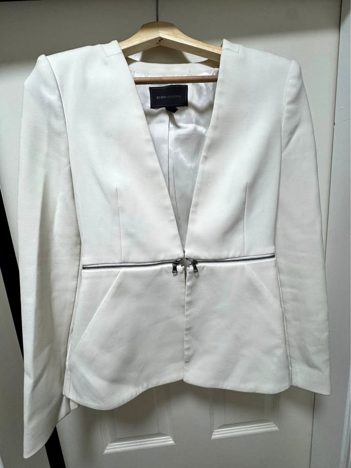 BCBGMAXAZRIA White Peplum Blazer – Fitted Zipper Jacket – Women’