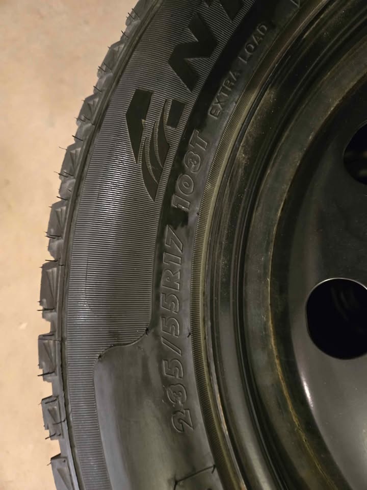 Snow tires with rims - photo 3