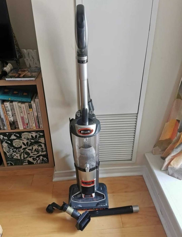 Shark® DuoClean Slim Upright Vacuum NV200C