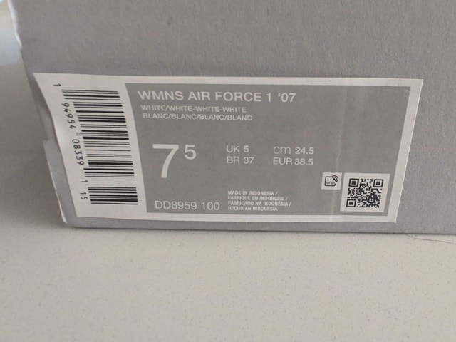 7.5 Nike Women's Air Force 1 '07 Shoes - photo 4