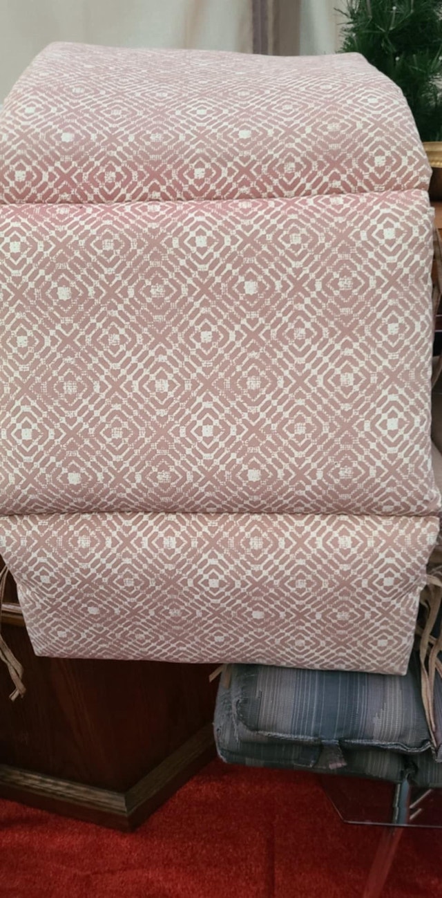 Chair Cushions like new - photo 2
