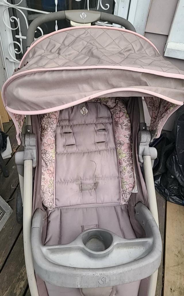 Lightly used Summer Infant stroller - photo 3