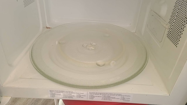 Panasonic Microwave - photo 2