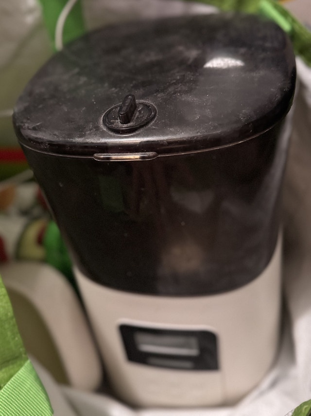Automatic Pet Feeder