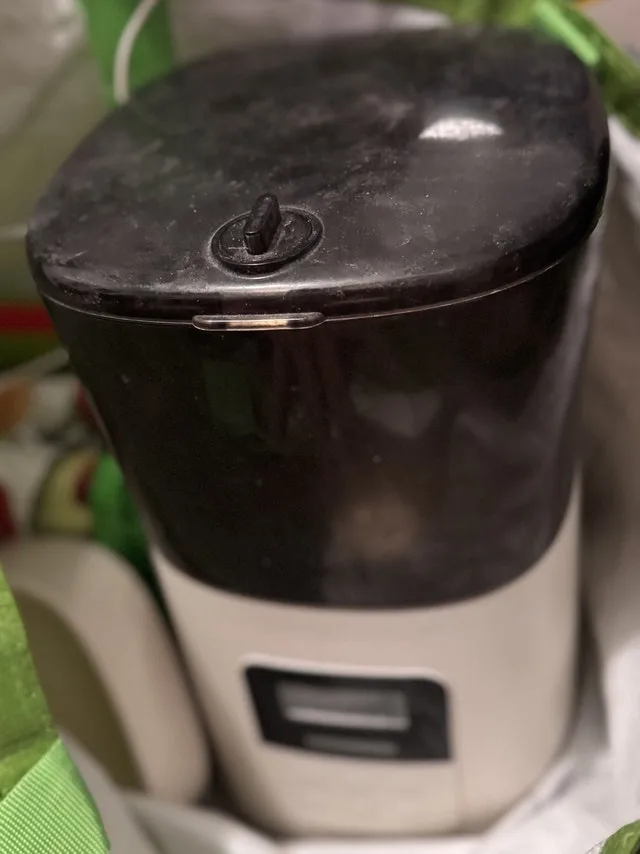 Automatic Pet Feeder