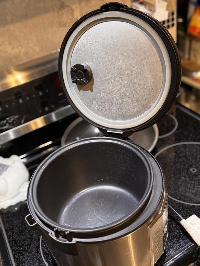 Midea Pressure Cooker - photo 2
