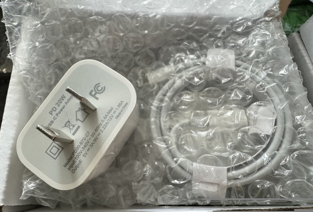 iPhone fast charger 20 W - photo 3