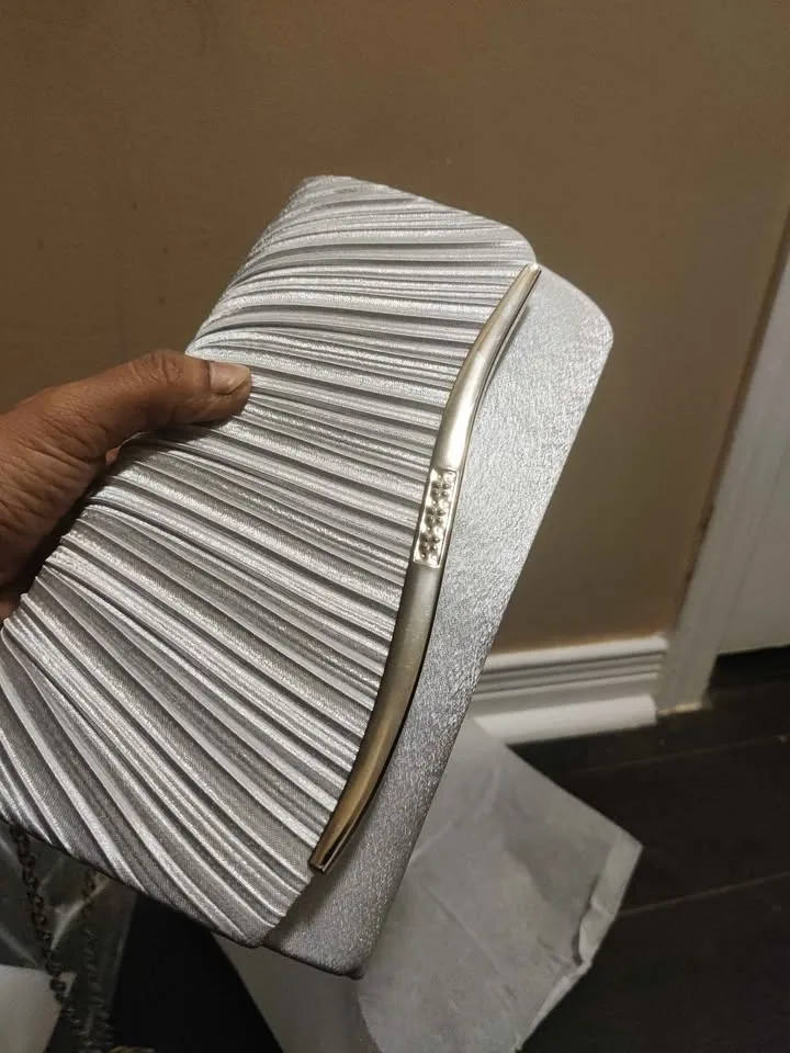 Brand new silver color pleated women evening party bag image indicator(4)