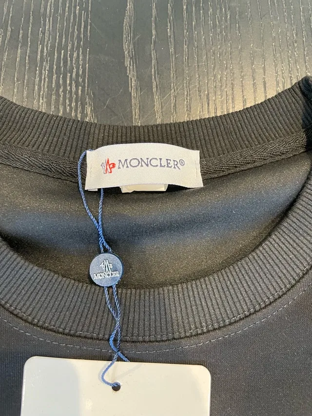 Moncler Long Sleeve image indicator(2)