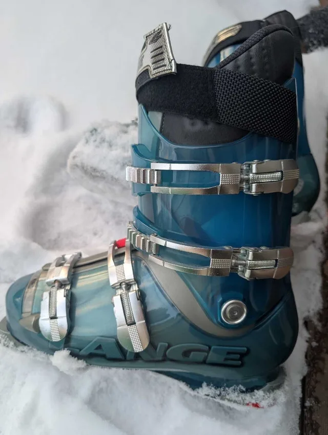 Lange Ski Boots - 28.5 image indicator(2)