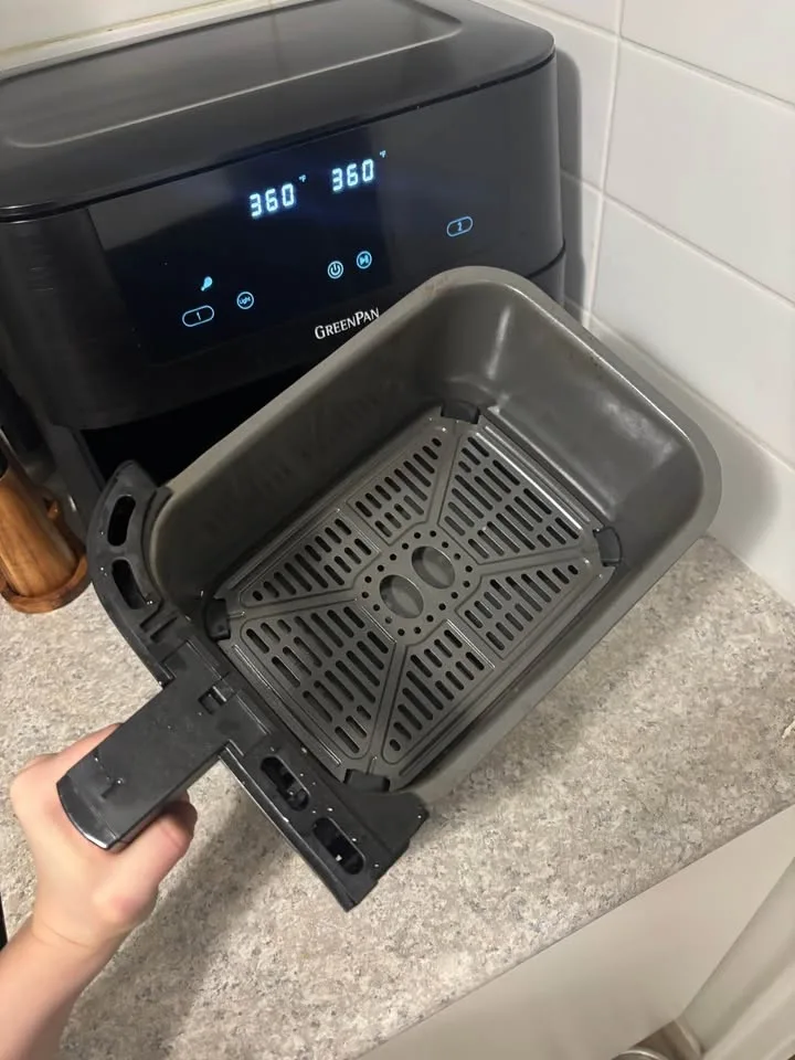 MOVING SALE: 2-bin Air Fryer image indicator(3)