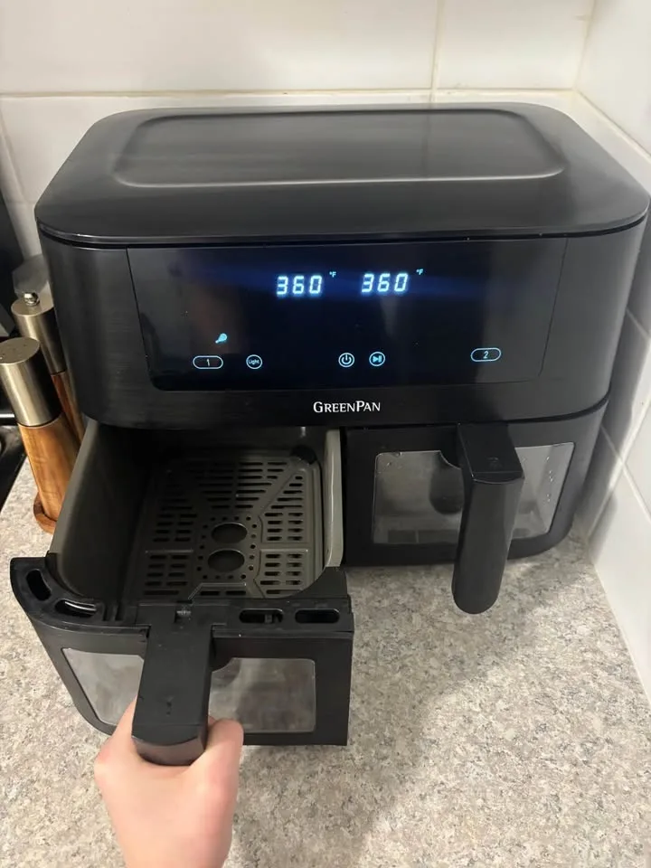 MOVING SALE: 2-bin Air Fryer image indicator(4)