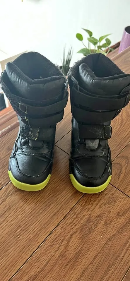 Kids winter shoes size 12