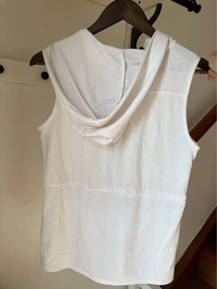 Sleeveless activewear for women/girl- size small image indicator(2)