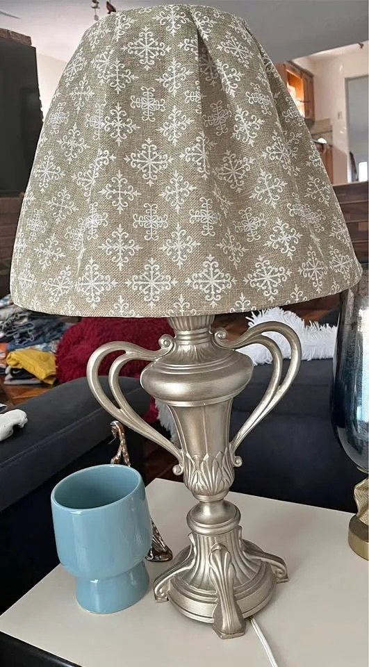 Champagne color heavy metal lamp 30”