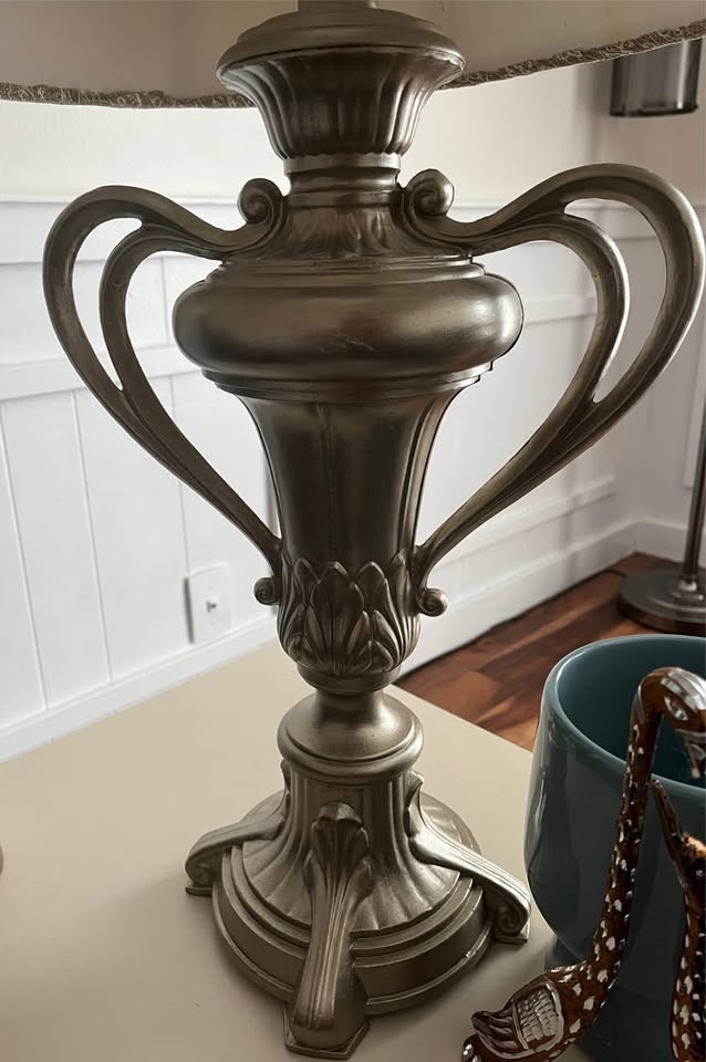 Champagne color heavy metal lamp 30” - photo 2