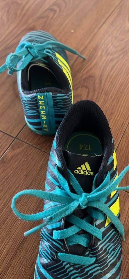 Adidas football shoes for kids size US 13K - photo 4