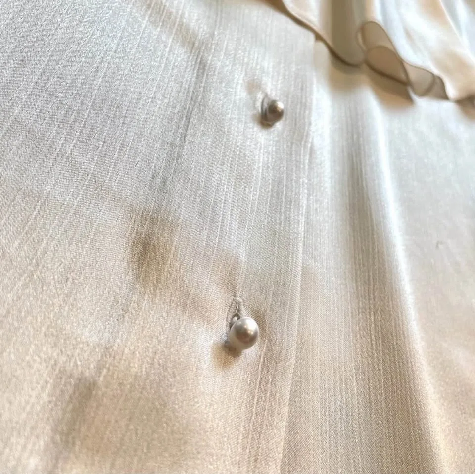 Vintage✨80s Jaclyn Smith Elegant Cream Blouse image indicator(5)