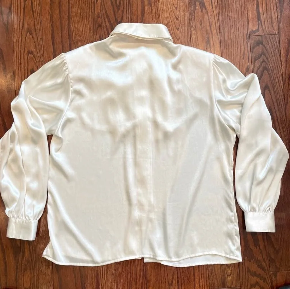 Vintage✨80s Jaclyn Smith Elegant Cream Blouse image indicator(7)