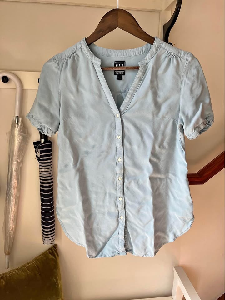Maternity top - size small
