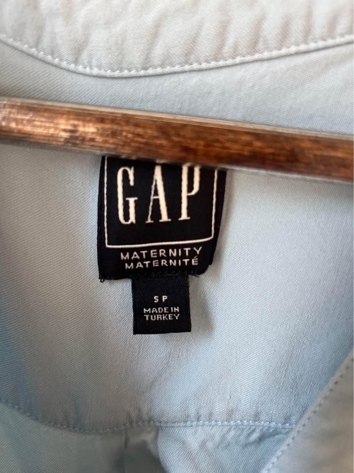 Maternity top - size small - photo 2