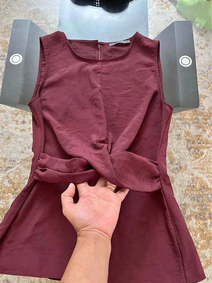 Top - size small