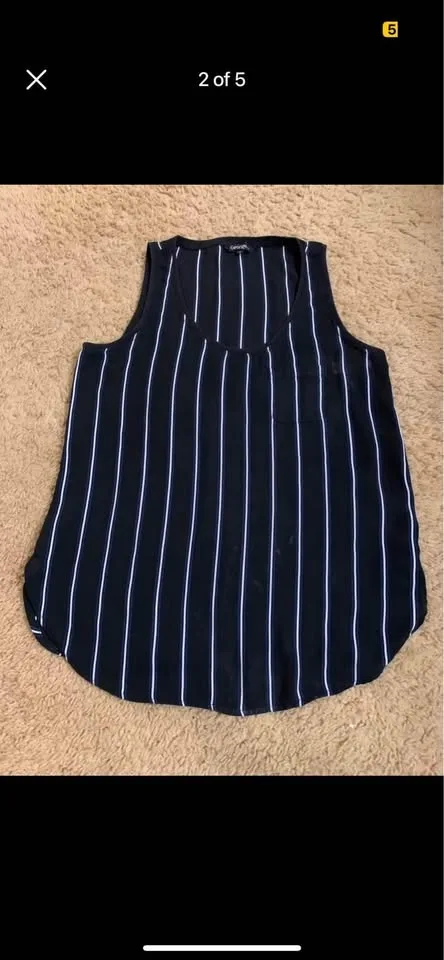 Used tops - size small image indicator(5)