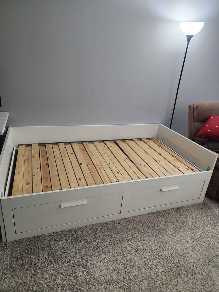 White Daybed with 2 Drawers - photo 2