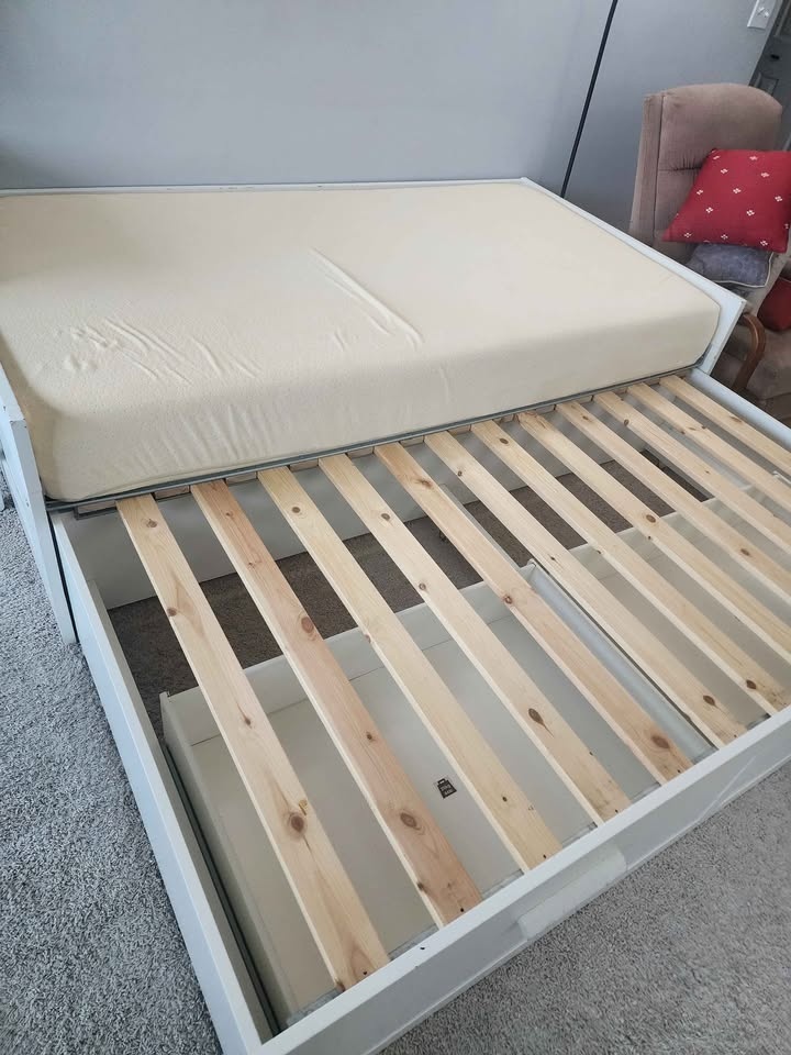 White Daybed with 2 Drawers - photo 4