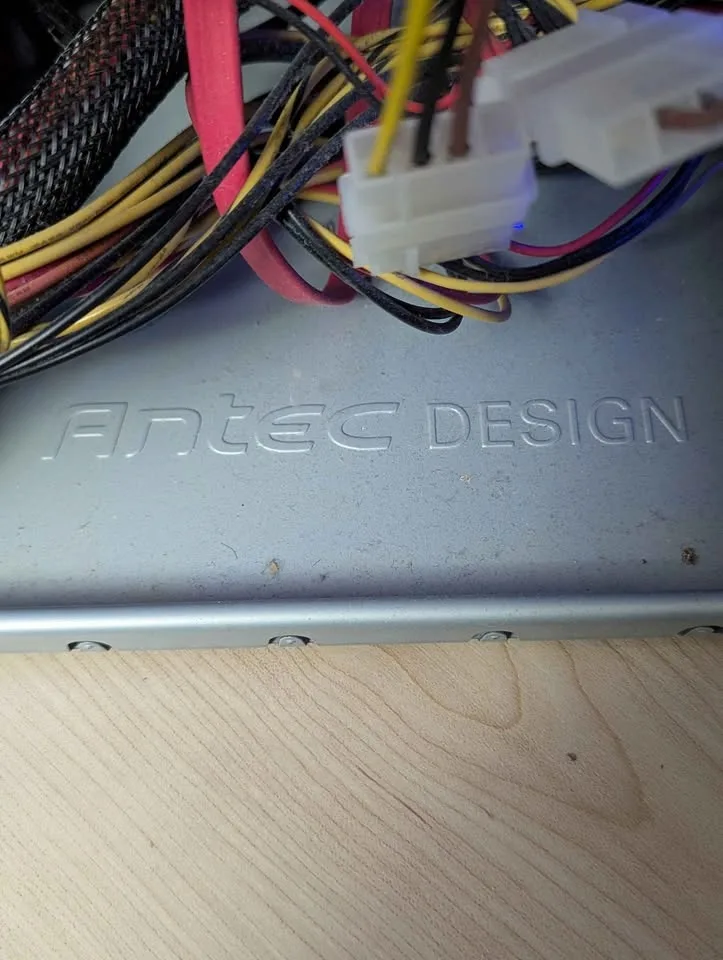 Gaming computer for use or upgrade image indicator(4)