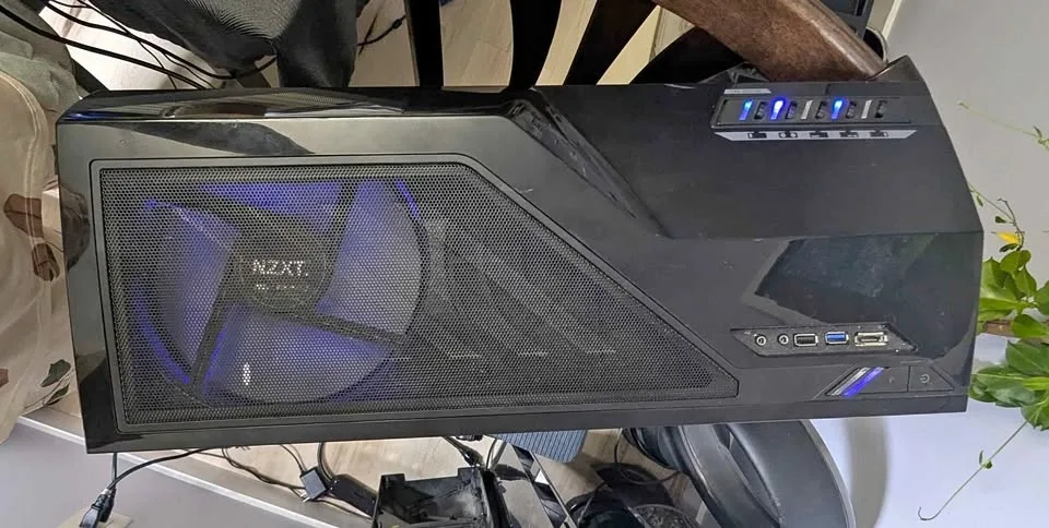 NZXT Phantom ATX Full Tower - for use or parts