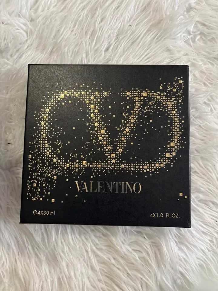 Valentino Gift sets *negotiable* image indicator(5)